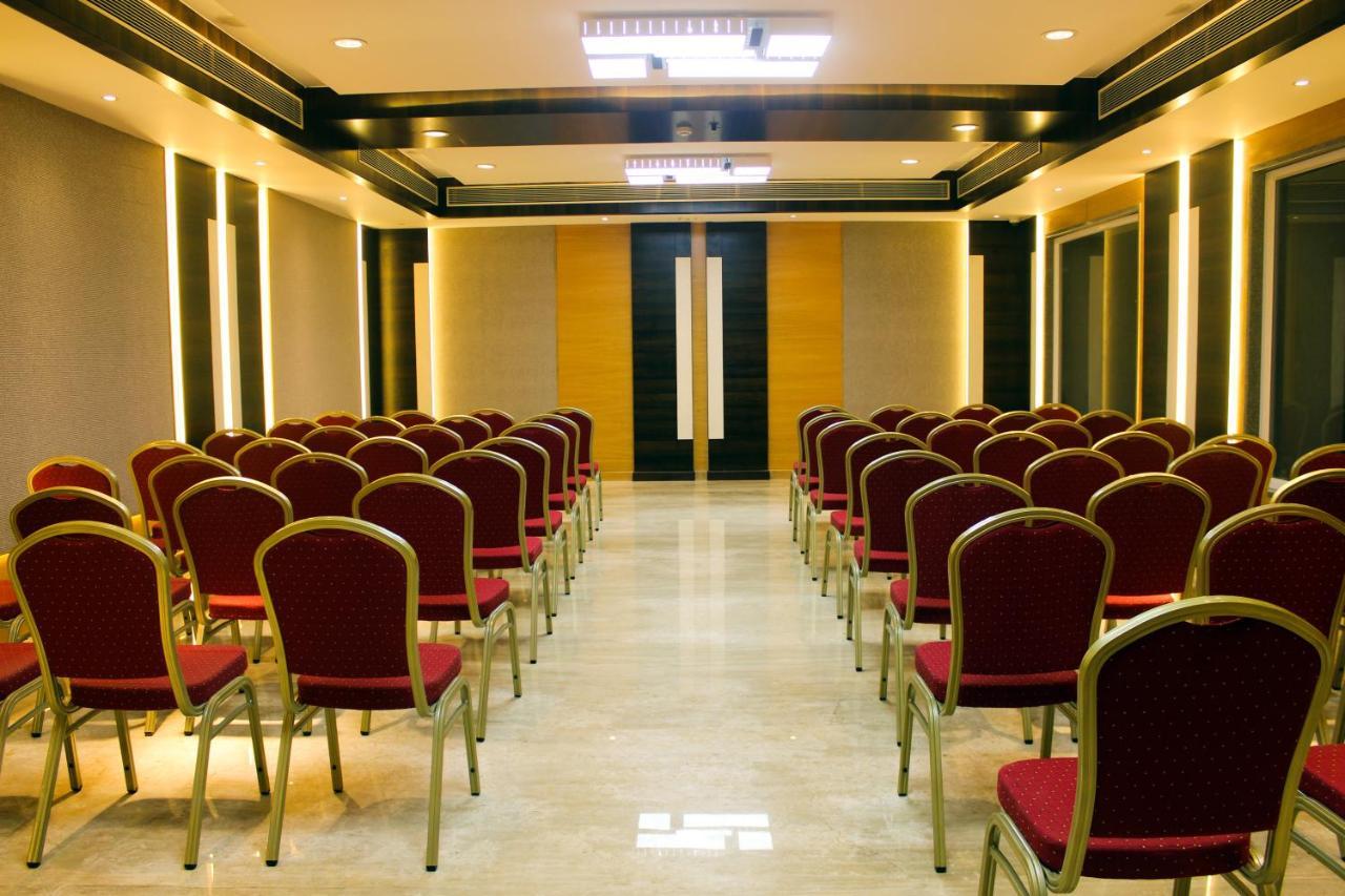 Hotel Rajhans Abhinandan Bhopal Exterior photo
