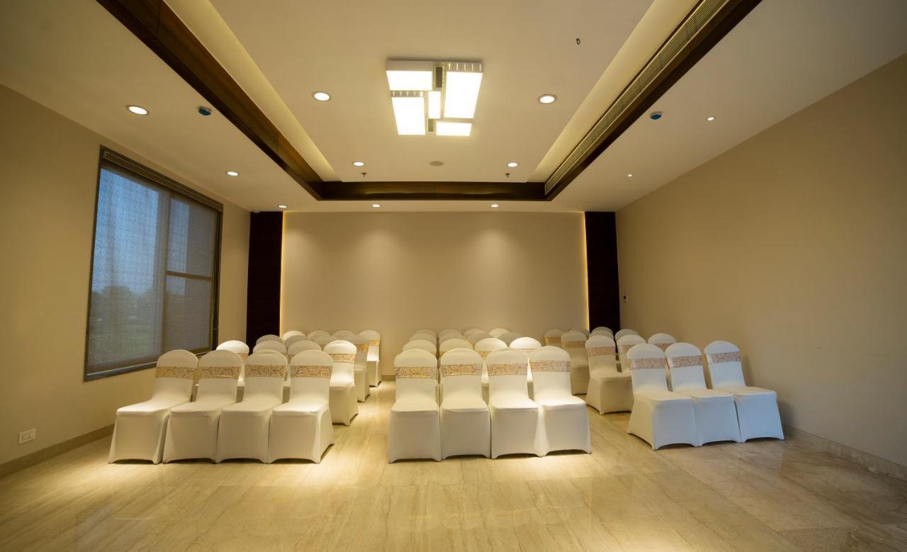 Hotel Rajhans Abhinandan Bhopal Exterior photo