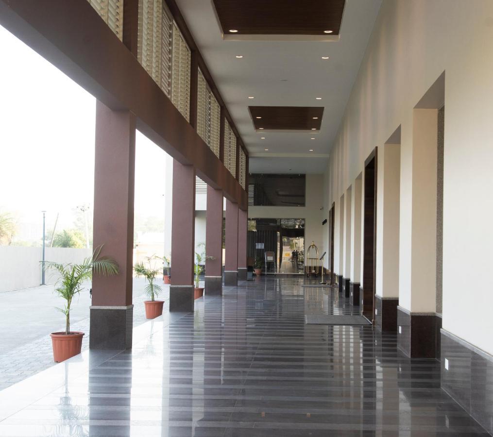 Hotel Rajhans Abhinandan Bhopal Exterior photo