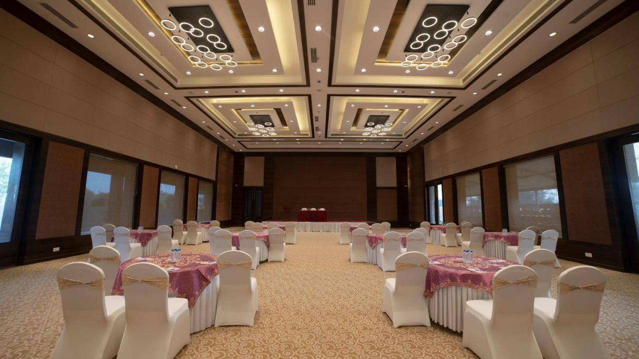 Hotel Rajhans Abhinandan Bhopal Exterior photo