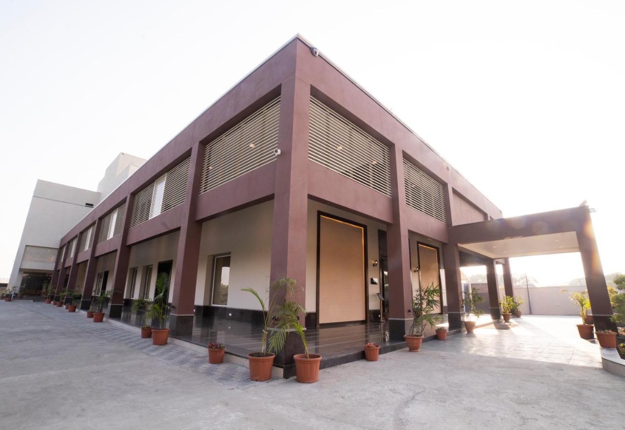 Hotel Rajhans Abhinandan Bhopal Exterior photo
