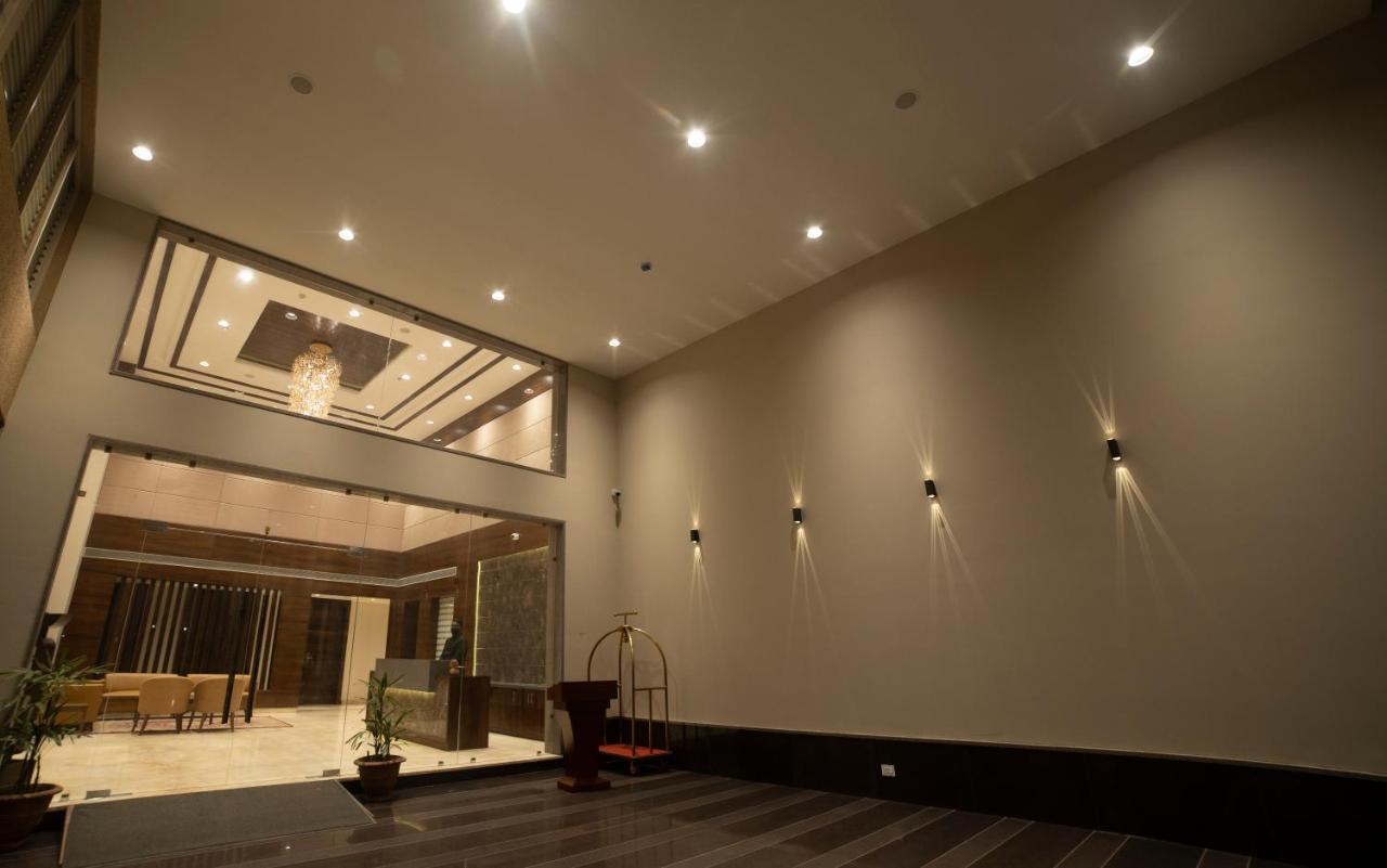 Hotel Rajhans Abhinandan Bhopal Exterior photo