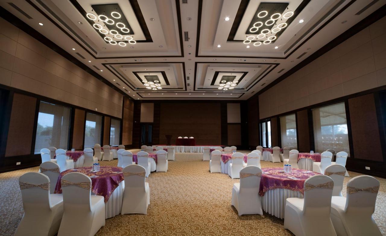 Hotel Rajhans Abhinandan Bhopal Exterior photo