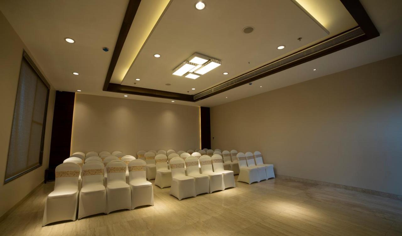 Hotel Rajhans Abhinandan Bhopal Exterior photo