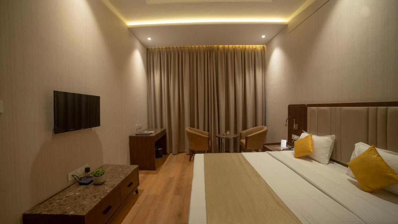Hotel Rajhans Abhinandan Bhopal Exterior photo