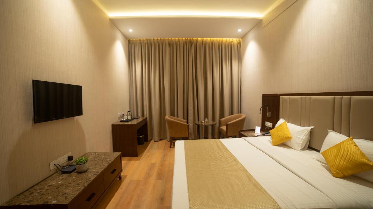 Hotel Rajhans Abhinandan Bhopal Exterior photo
