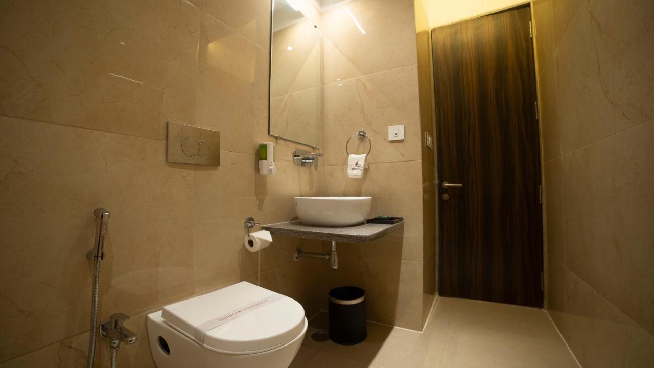 Hotel Rajhans Abhinandan Bhopal Exterior photo